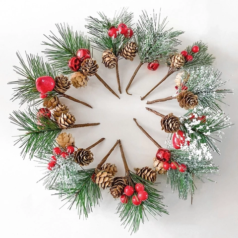 Branches de Noël Artificielles Aiguilles de Pin Pommes de Pin Baies Décoration Boîte Cadeau Bricolage Ornements Sapin