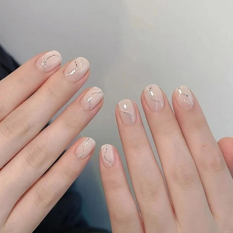 Short Square Round Press On Nails Nude Pink With Silver Glitter Wave Line Geometric Artificial Fake Nails For Women