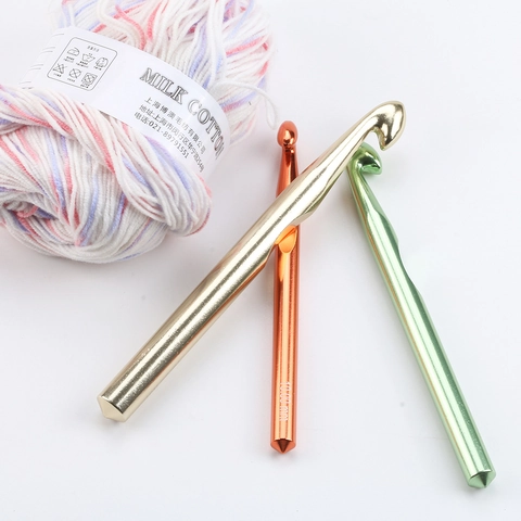 Crochets De Grande Taille En Aluminium Métal Aiguilles À Tricoter Pour Couverture Pull Tissage Outils De Bricolage Colorés
