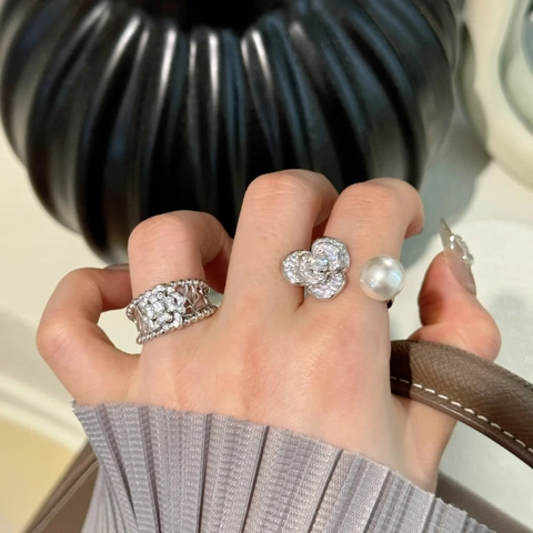 Blumen Offener Ring Legierung Zirkon Eingelegt Elegant Künstliche Perle Verstellbar Schmuck Geschenk Damen Vintage Stil