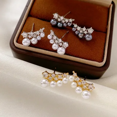 Curved Artificial Pearl Stud Earrings With Zircon Inlaid Alloy 18K Gold Plated For Women Elegant Silver Earring Post