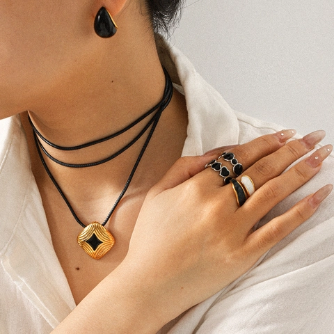 Joyeria Acero Inoxidable Vintage Collar Pendientes Y Anillo Banado En Oro 18K Esmalte Geometrico Textura Martillada Moda Mujer