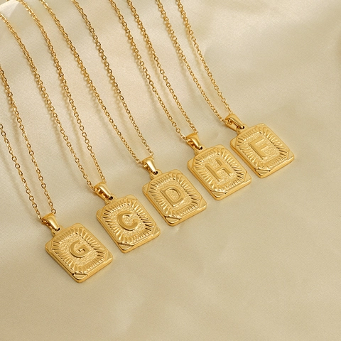Collar con Colgante de Letra Inicial de Acero Inoxidable Chapado en Oro 18K Rectángulo Textura de Rayos de Sol Joyería Unisex