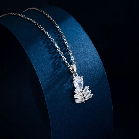 Blad Hanger Ketting Roestvrijstalen Ketting Met Koperen Zirkoon Inleg Sleutelbeen Sieraden Voor Dames Elegant
