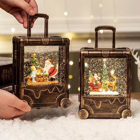 Lanterna Palla Di Neve Natale Forma Valigia Vintage Musica Lampada Acqua Glitter Luce Notturna LED Decorazione