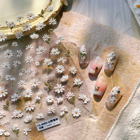 Autocollants À Ongles Marguerite Relief 3D Auto-adhésifs Fleurs Blanches Feuilles Vertes Design Floral Frais Pour Femmes