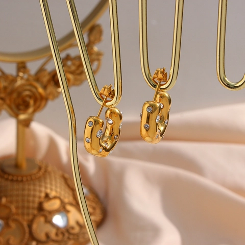 Vintage Stainless Steel 18K Gold Plated C-Shaped Hoop Earrings For Women Inlaid Round Zirconia Geometric Thick Ear Hoop Jewelry