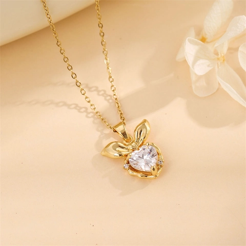 Collar Con Colgante De Corazón Para Mujer Cadena De Acero Inoxidable Cobre Circón Nudo De Mariposa Chapado Oro 18K Joyería