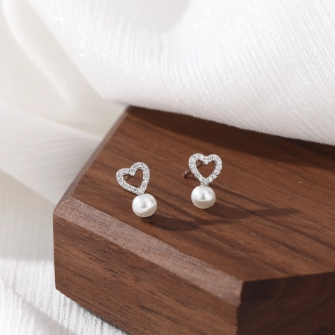 Orecchini A Lobo Con Künstliche Perle A Cuore Con Perno In Argento Sterling 925 Micro Pavé Zirconia Elegante Moda Per Donne