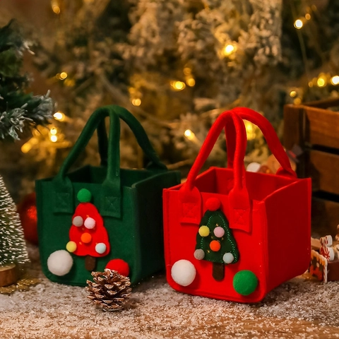 Christmas Felt Gift Bag 3D Santa Reindeer Christmas Tree Pattern Handheld Holiday Candy Apple Packaging Bag For Party Festive Decoration Pouch