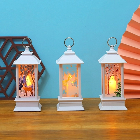 Weihnachten LED Laterne Aus Kunststoff Tragbare Retro Öllampe Mit Simulierter Flamme Festliches Muster Für Heimdekoration