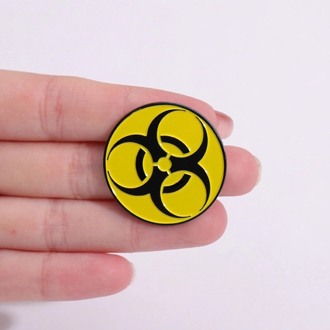 Broche Redondo de Aleación Esmalte Con Símbolo de Riesgo Biológico y Químico Amarillo Negro Insignia de Advertencia Geométrica Para Accesorios de Ropa