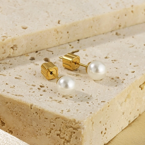 Minimalistisch 304 Edelstahl Künstliche Perle Ohrstecker Für Damen 18K Vergoldet Sanfter Stil Mode Ohrschmuck