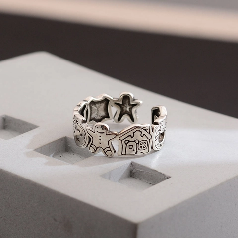 Bague Ouverte Bonhomme de Pain d'Épices en Cuivre Vintage pour Femmes Couleur Argent Antique Relief Maison Ajustable Cadeau Bijoux Noël