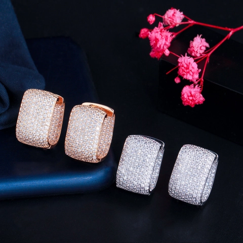 Rechthoekige Huggie Hoop Oorbellen Glanzend Koper AAA Zirkoon Micro Pave Luxe Vergulde Sieraden Voor Dames