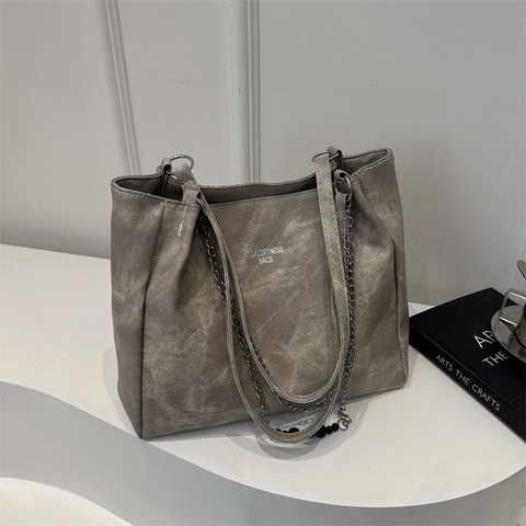 Große Kapazität Tote Bag PU Leder Metallkette Schulter Handtasche Pendeln Retro Street Style Für Frauen