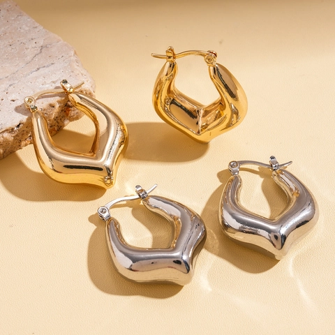 Klobige Kreolen Hohlherzform Eisen Metallischer Glanz Mit Edelstahl Ohrstecker Mode Damen