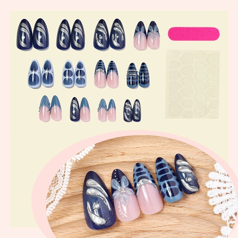 Blue Gradient Press On Nails Mit 3D Relief Silber Metallic Schmetterling Blume Dekor Mandelform Handmade Künstliche Nägel