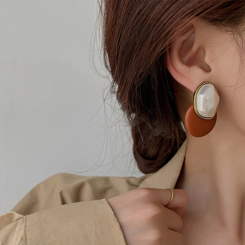 Vintage Round Stud Earrings With PU Leather Artificial Pearl Alloy And 925 Sterling Silver Earring Post Elegant For Women