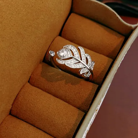 Feder Blatt Hohl Offener Ring Zirkon Eingelegt Kupfer Silber Farbe Verstellbar Mode Schmuck Für Frauen