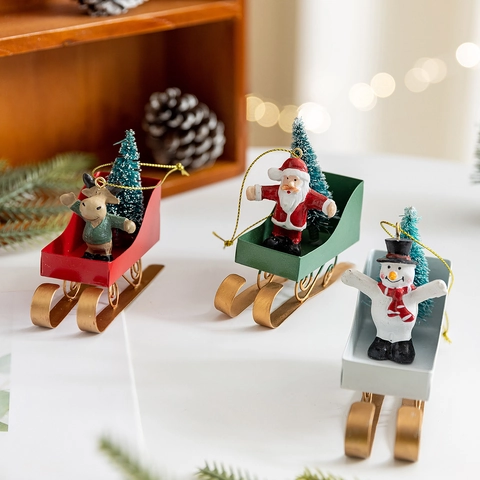 Weihnachts Schlitten Ornamente Eisen Harz Weihnachtsmann Rentier Schneemann Miniatur Baum Festliche Dekoration