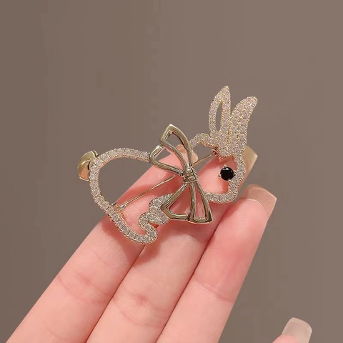 Simpatica Spilla a Forma di Coniglio in Lega per Donna Placcata in Oro con Strass e Smalto Spilla a Fiocco Gioiello Regalo