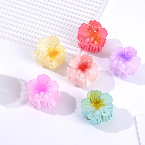 Flower Hair Claw Clips Camellia Shape Gradient Plastic Resin Non Slip Hair Accessories For Women Girls Sweet Style