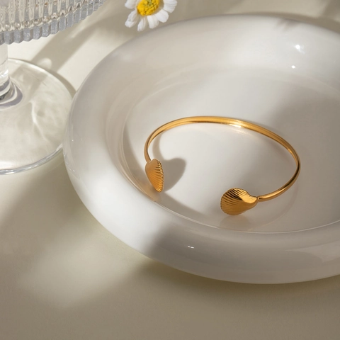 18K Gold Plated Stainless Steel Scallop Shell Open Bangle For Women Waterproof Hypoallergenic Ocean Theme Adjustable Cuff Bracelet Jewelry Gift