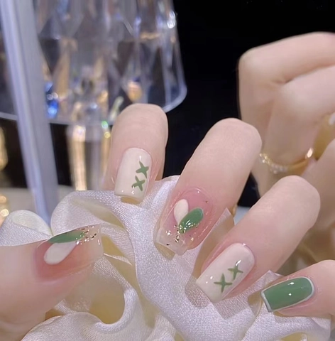 Short Press On Nails Heart Pattern Color Block Glitter Artificial Fake Nails Square Shape For Women Summer Style