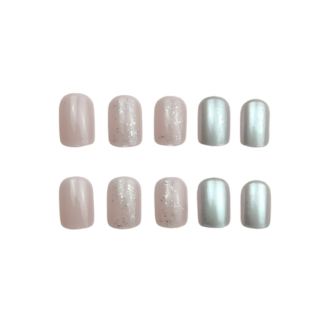Short Square Press On Nails Nude Pink With Silver Glitter Metallic Finish Simple Ins Style Wearable False Nails For Women