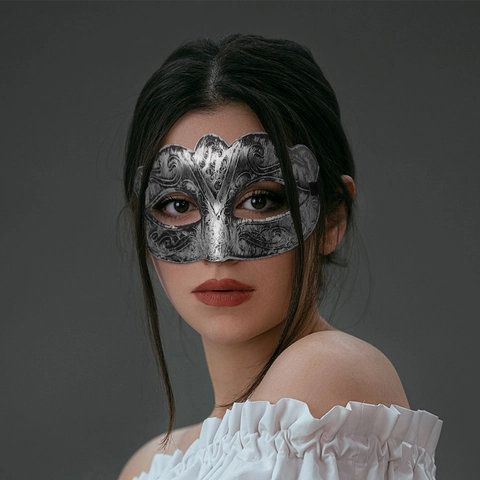 Vintage Masquerade Mask Plastic Half Face Venetian Style Baroque Filigree Halloween Party Decor For Men Women