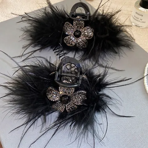 Elegant Hair Claw Clip With Acrylic Goose Feather And Rhinestone Flower Luxury Vintage Shark Clip For Women