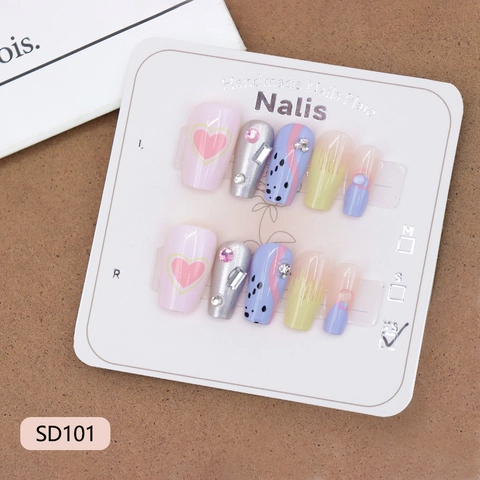 Faux Ongles Faits À La Main Cœur Rose Argent Métallique Strass Style Y2K Doux Ongles Réutilisables