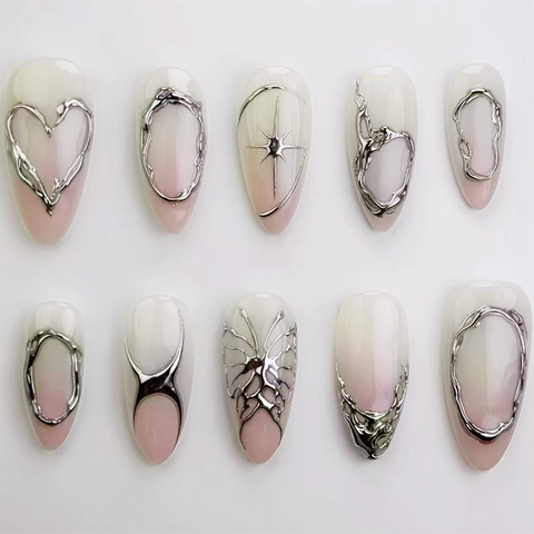 Unghie Finte A Mandorla Con Disegni 3D Metallico Argento Metallo Liquido Cuore Stella Sfumato Rosa Bianco Per Manicure Fai Da Te