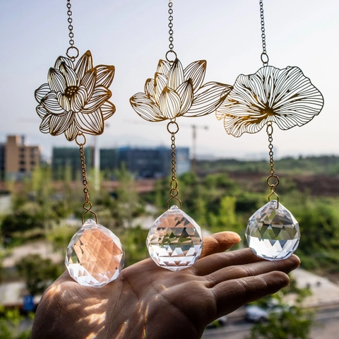 Crystal Brass Sun Catcher Lotus Ginkgo Leaf Window Hanging Ornament Rainbow Maker Decorative Home Garden Car Pendant