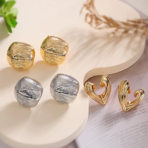 European American Style Copper Geometric Heart Stud Earrings For Women Gold Silver Brushed Metal Texture Fashion Jewelry Gift