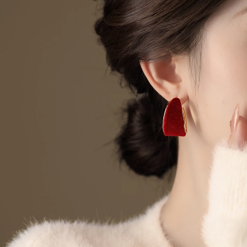 Legering Geflockte C-Vorm Hoops Oorbellen Verguld Retro Mode Dames Dagelijkse Sieraden Met Zilveren Oorbel Pin