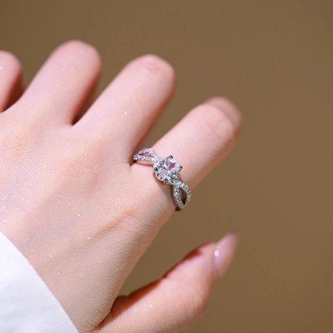 Ovaler Zirkonia Infinity Twist Offener Ring Kupfer Vergoldet Verstellbarer Nische Leichter Luxusring Für Damen