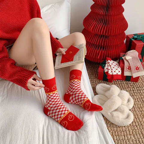Women Mid Calf Crew Socks Combed Cotton Seamless Toe Breathable Red Festive Chinese New Year Dragon Heart Pattern Casual Comfort