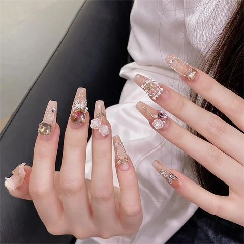 Uñas Postizas Hechas A Mano 3D Rosa Blanca Aleación Arco Metálico Diamantes De Imitación Perla Artificial Forma Ataúd Lujo Mujeres