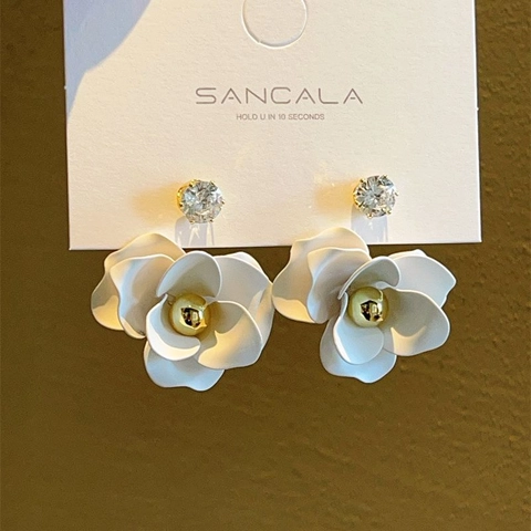 Boucles D'oreilles Pendantes Camélia Polyvalentes Cuivre Zircone Élégant Style Coréen Tridimensionnel Bijoux Femmes