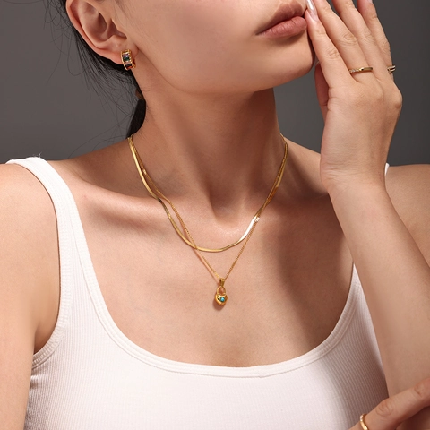 Herzschloss Anhänger Halskette Edelstahl 18K Vergoldet Mit Blauem Türkisstein Für Damen Minimalistischer Modeschmuck