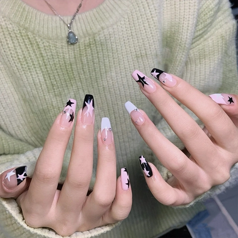 Faux Ongles Longs Cercueil Rose Noir Motif Étoile French Tips Avec Strass Style Y2K Pour Femmes