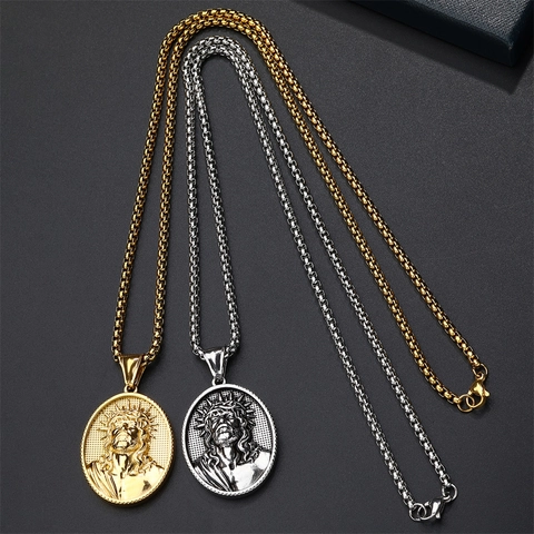 Collana con Pendente a Rilievo di Gesù Cristo in Acciaio Inossidabile Vintage per Uomo Medaglia Ovale Religiosa Hip Hop Gioielli