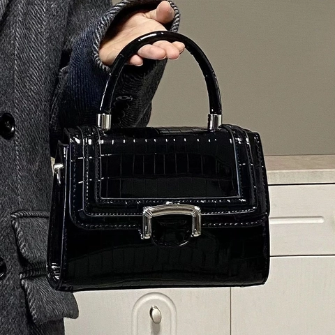 Women Crocodile Embossed PU Leather Shoulder Crossbody Bag Shiny Patent Small Square Handbag With Silver Hardware