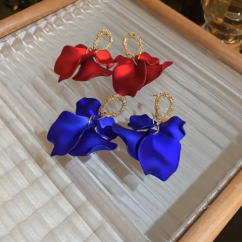 Bloemblad Drop Oorbellen Legering Mat Gelaagd Bloemen Met Zilveren Oorknopjes Retro Franse Elegante Stijl Voor Dames