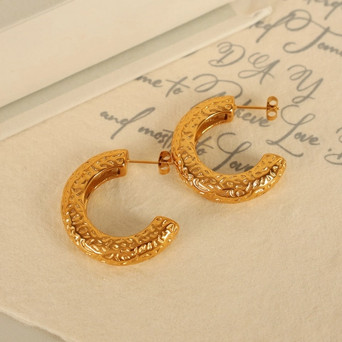 Chunky C-Förmige Creolen Ohrstecker Hammerschlag-Textur Goldton Edelstahl Vintage Geometrischer Minimalistischer Schmuck Damen