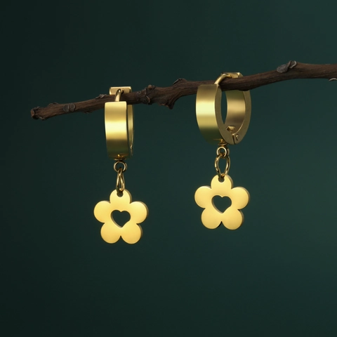 Boucles d'Oreilles Créoles en Acier Inoxydable avec Pendentif Fleur pour Femmes Design Cœur Évidé Bijoux de Mode