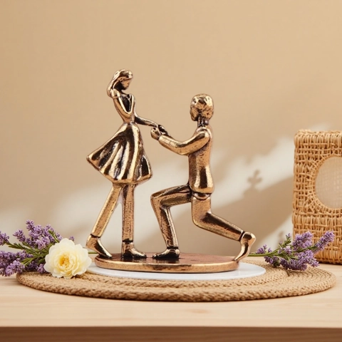 Statuetta Coppia Proposta Romantica Ottone Bronzo Vintage Ornamento Scrivania Scultura Miniatura Decorazione Casa Regalo
