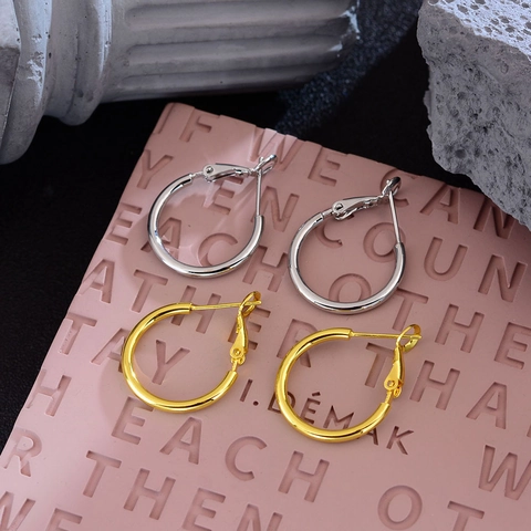 Boucles d'Oreilles Anneaux en Cuivre Minimalistes pour Femmes Été Polyvalent Cercle Simple Bijoux d'Oreille Chic Cadeau